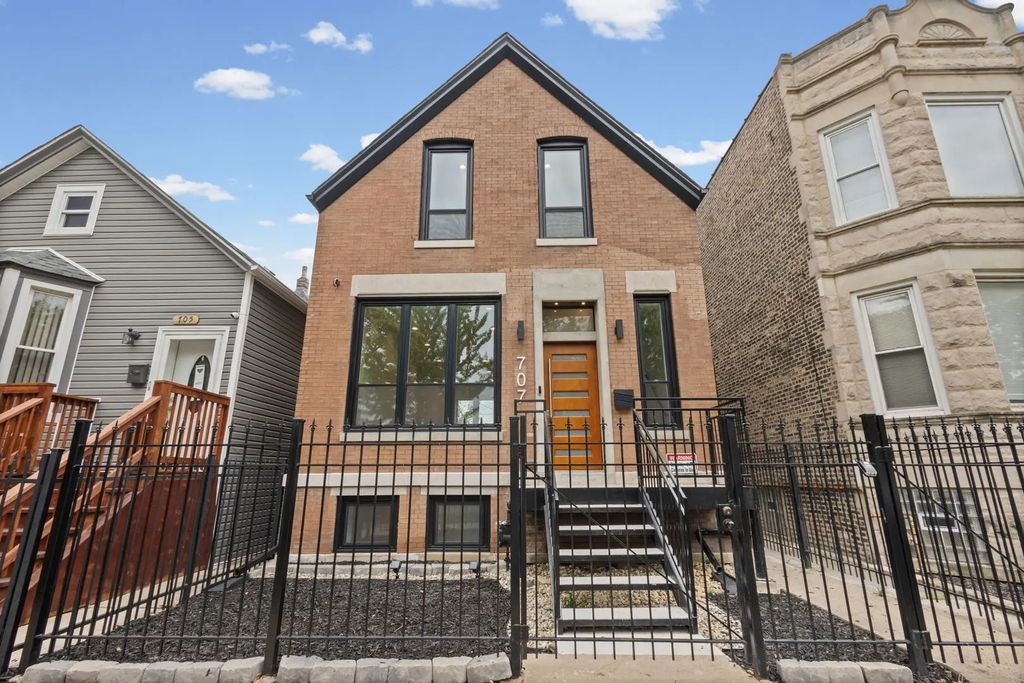 707 S Tripp Avenue, Chicago