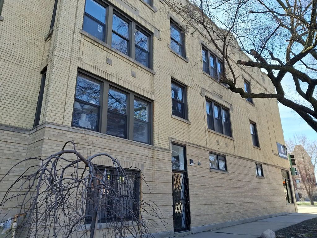 3149 W Wellington Avenue 1, Chicago