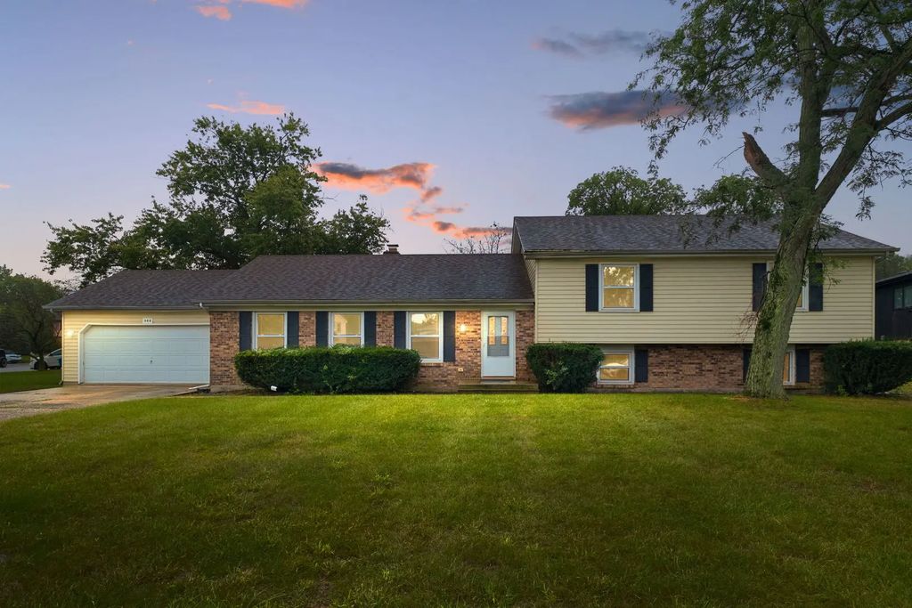944 Carol Lane, Crete