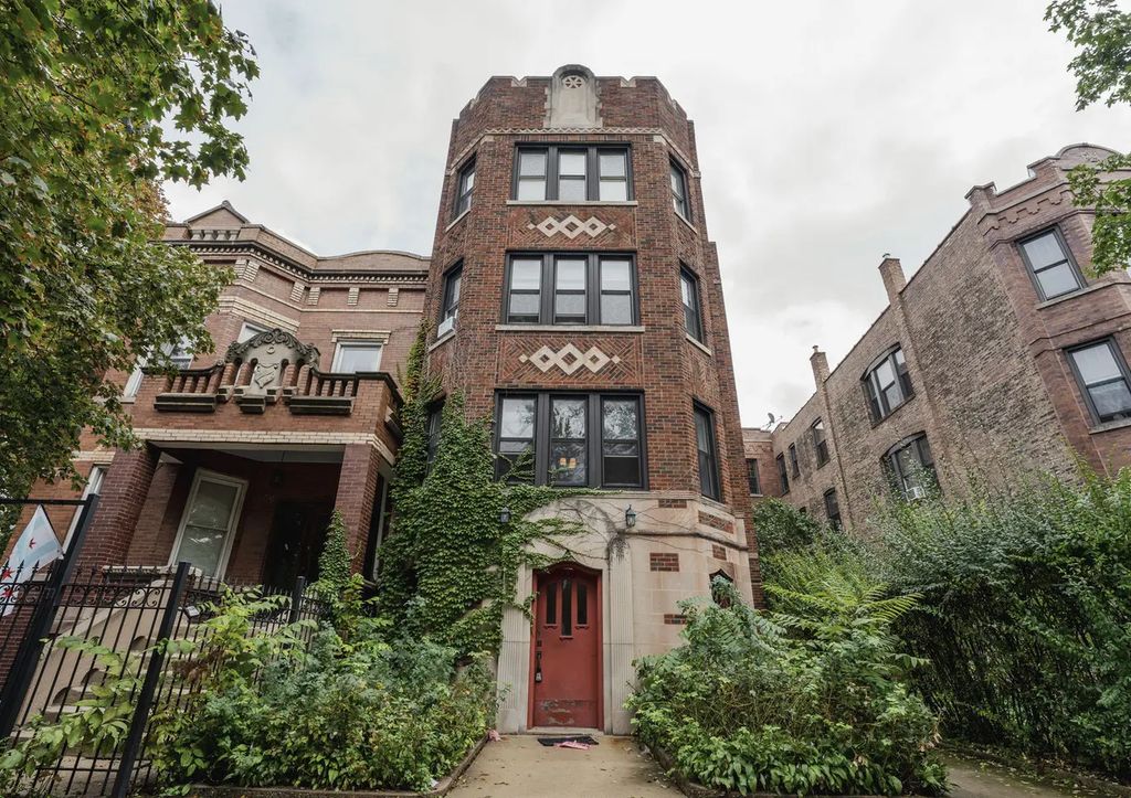 2253 N Spaulding Avenue 3, Chicago