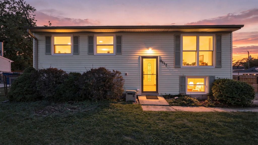 9417 Hawthorne Avenue, Mokena