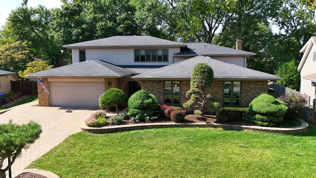 7202 Gold Grove Place, Darien