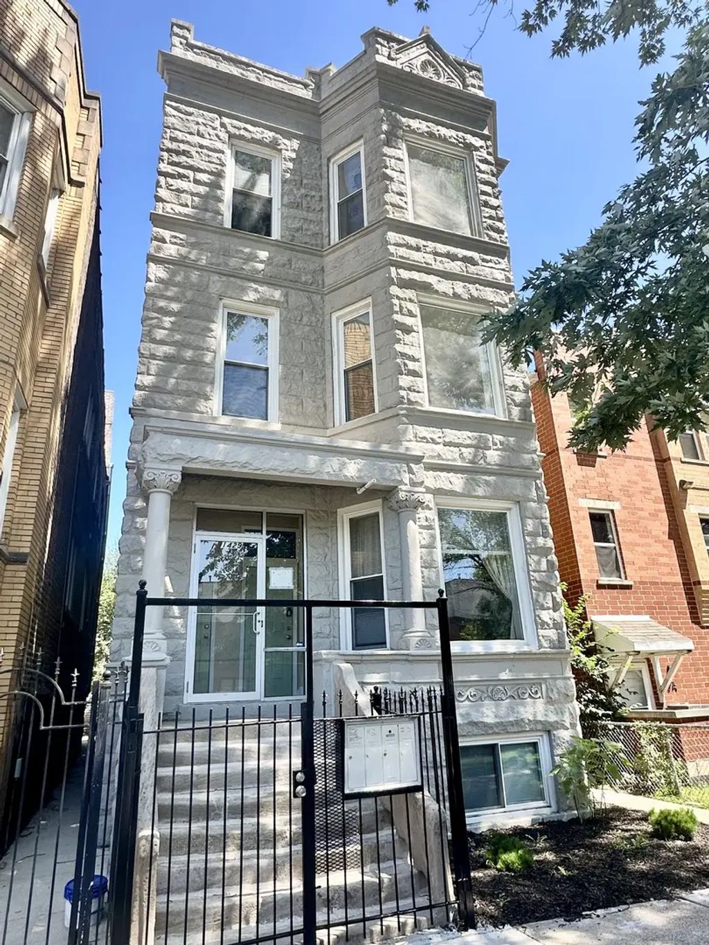 1429 N Fairfield Avenue, Chicago