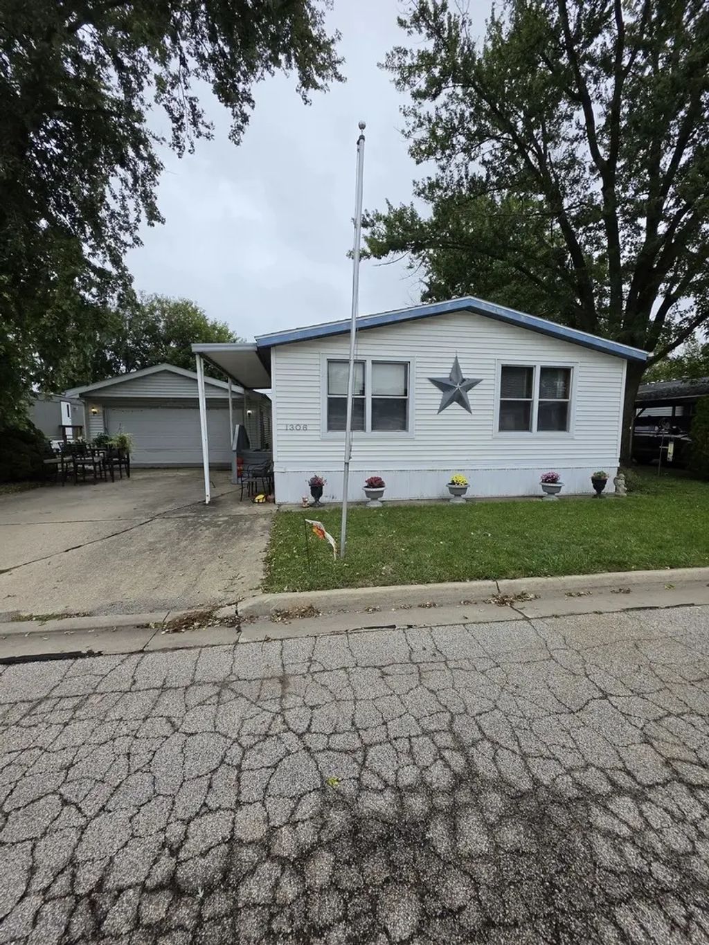 1306 13th Street, Bloomington