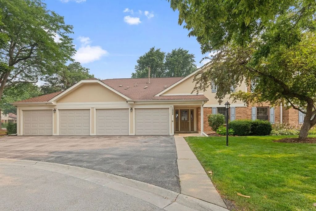 1022 Thorndale Court A2, Wheeling