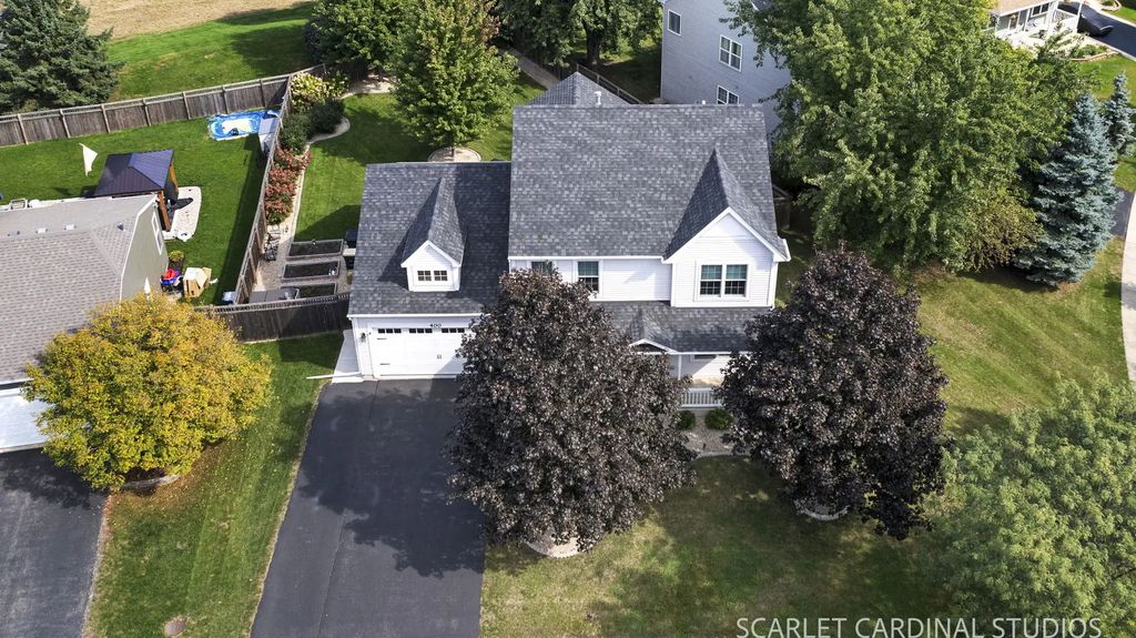 400 Kensington Drive, Oswego