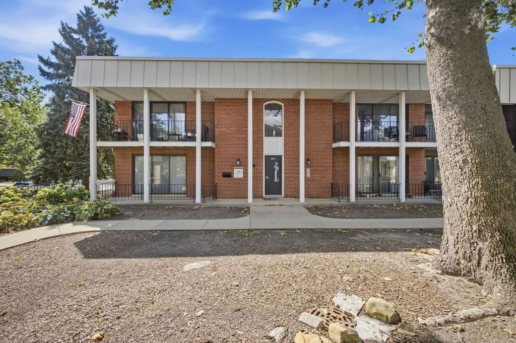 9812 S Karlov Avenue 4d, Oak Lawn
