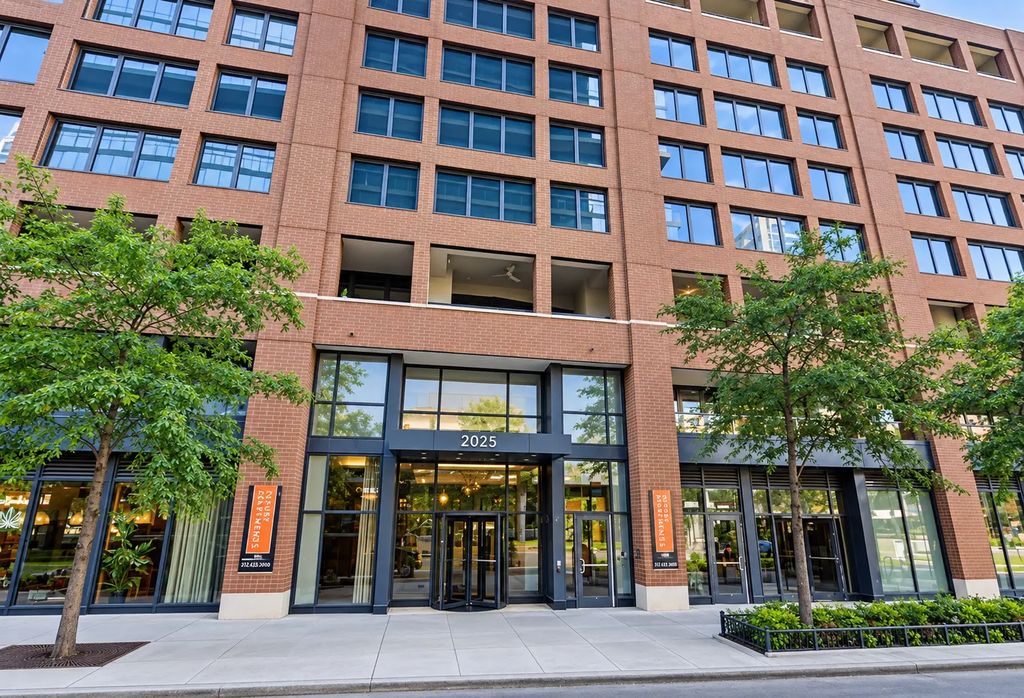 637 N Wells Street 3714, Chicago