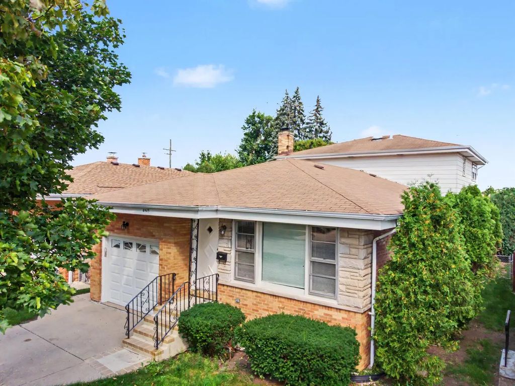 4945 N Neva Avenue, Chicago
