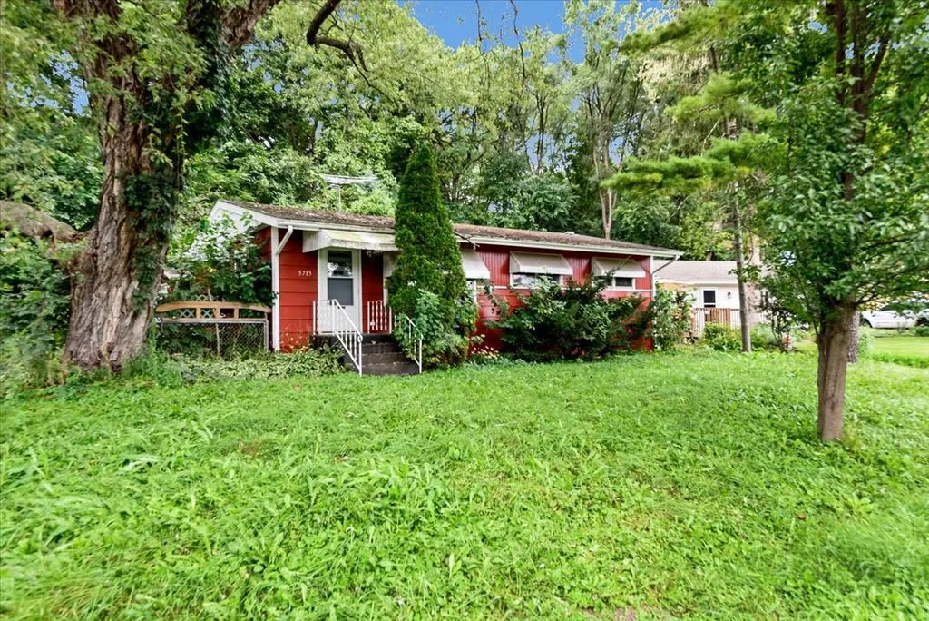 5715 Fox Lake Road, McHenry
