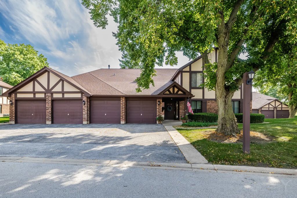 1717 Lakecliffe Drive C, Wheaton