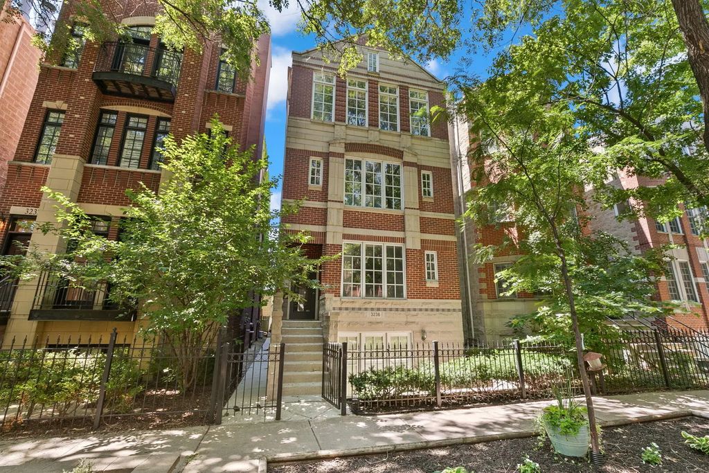 3236 N Seminary Avenue 1, Chicago