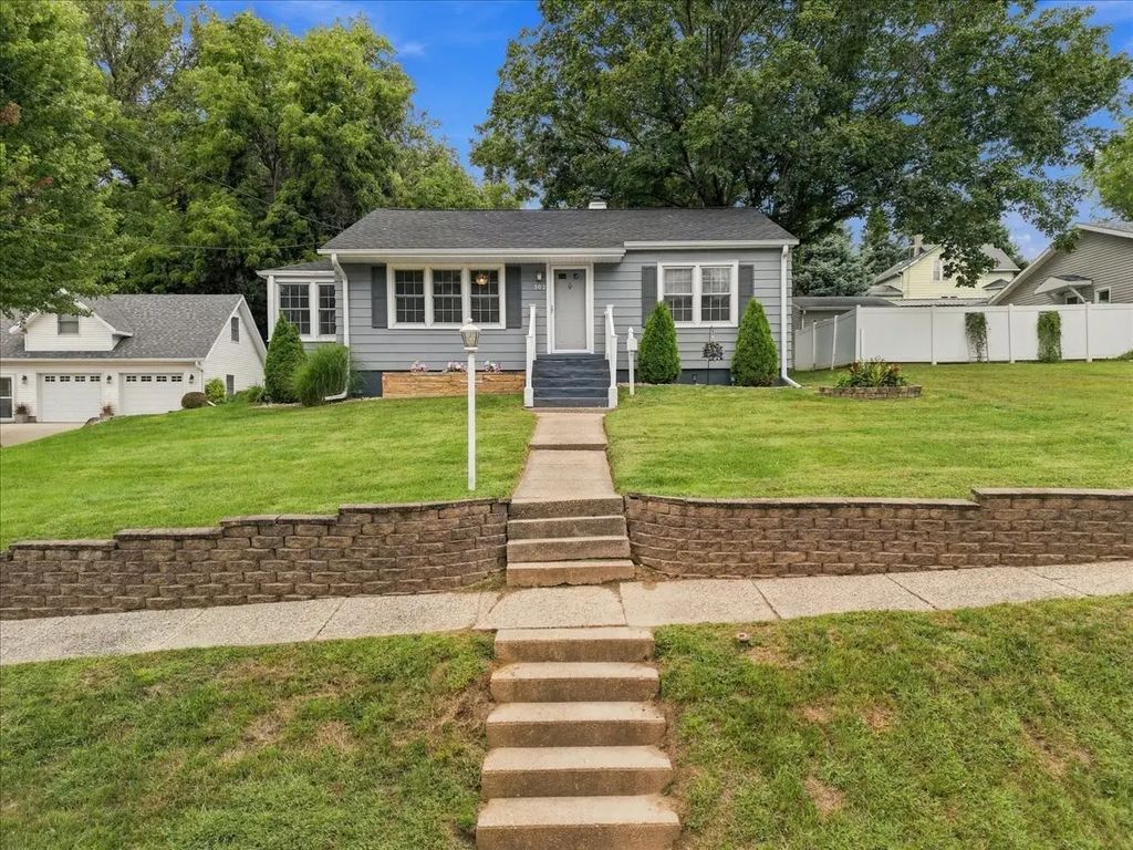 302 Towne Street, Morrison