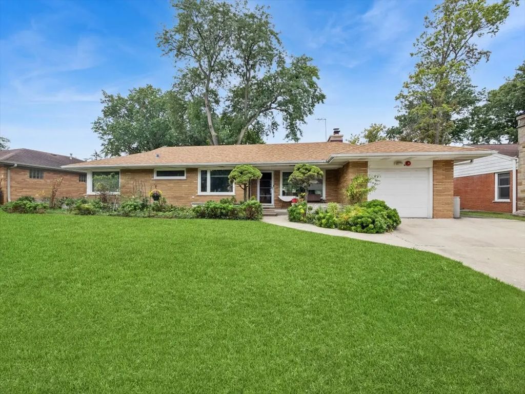 330 Cornell Avenue, Des Plaines