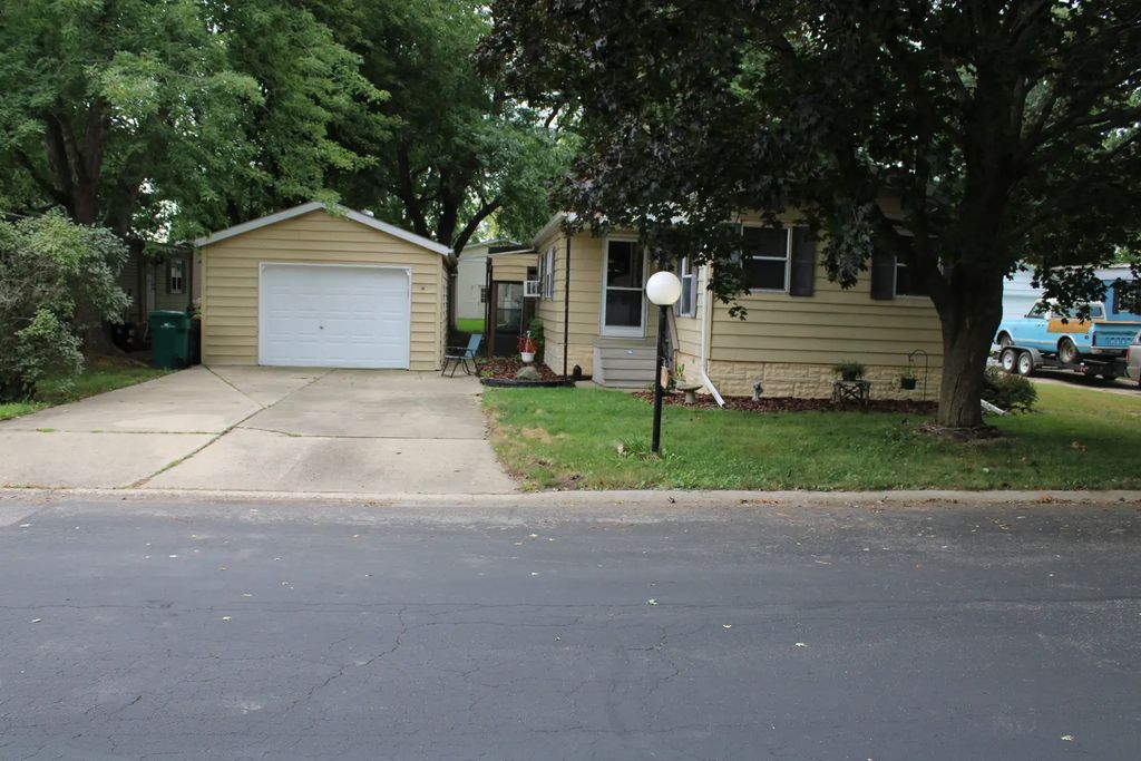 92 Oak Avenue, Sandwich