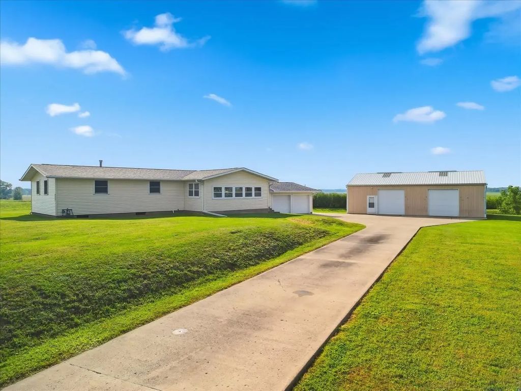 15661 Moline Road, Lyndon