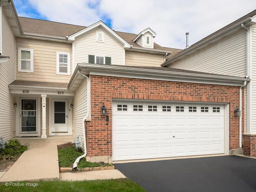 617 Grand Canyon Circle, Crystal Lake