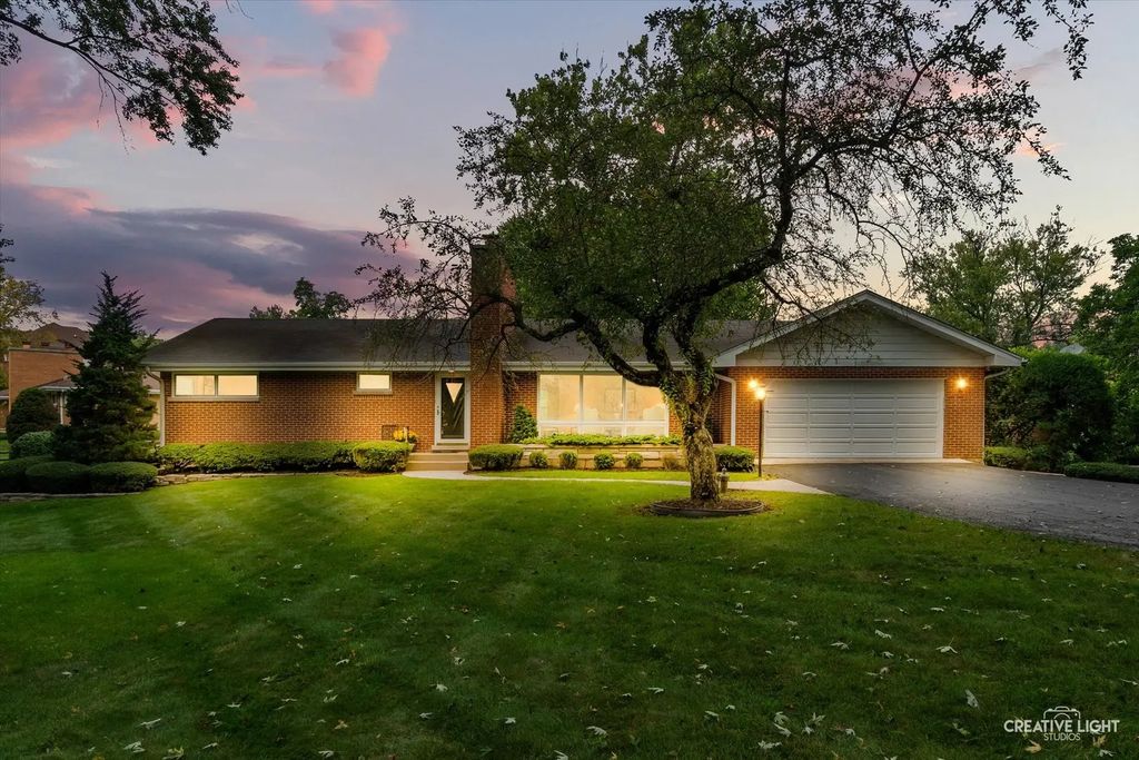22w126 Buena Vista Drive, Glen Ellyn