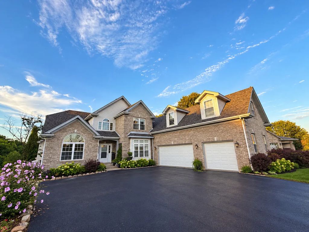300 Prairie Ridge Drive, Winthrop Harbor