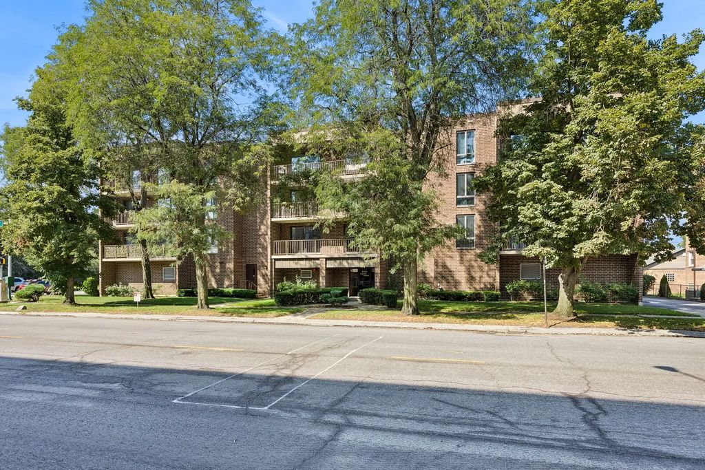 8350 W Addison Street 301, Chicago