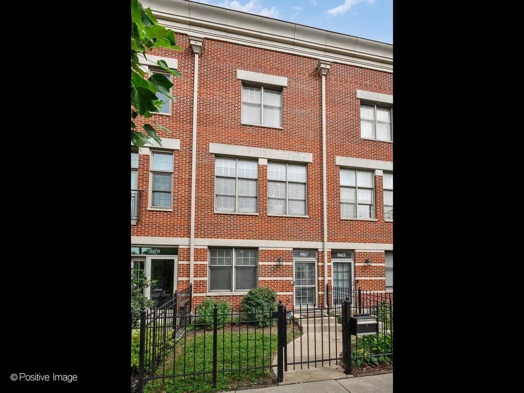 867 N May Street, Chicago