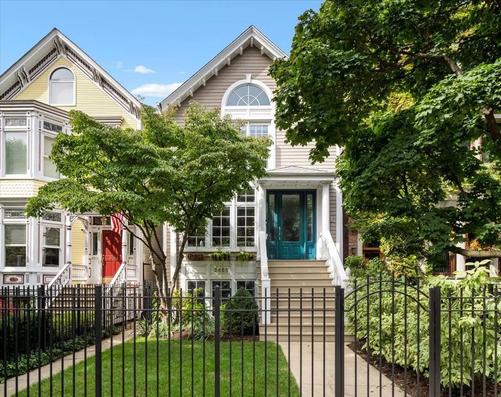 2426 N Burling Street, Chicago