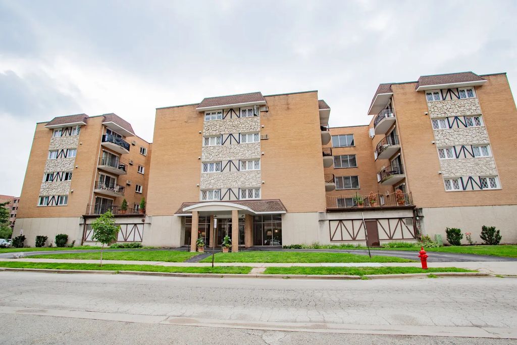 1633 River Street 2a, Des Plaines