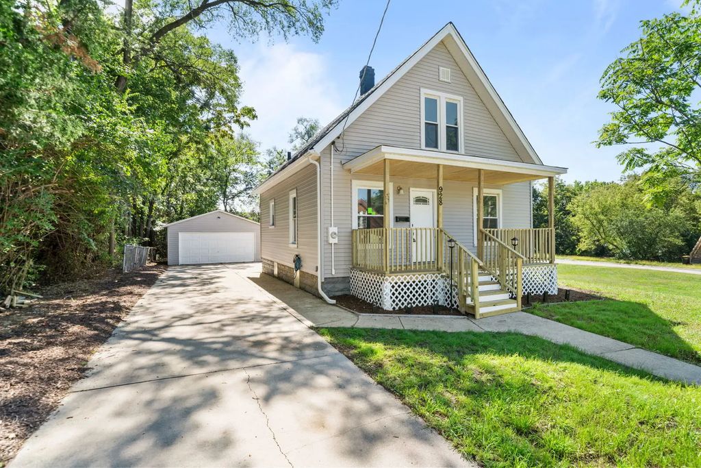 928 Lincoln Avenue, Rockford