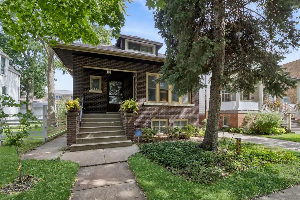 5249 N Sawyer Avenue, Chicago