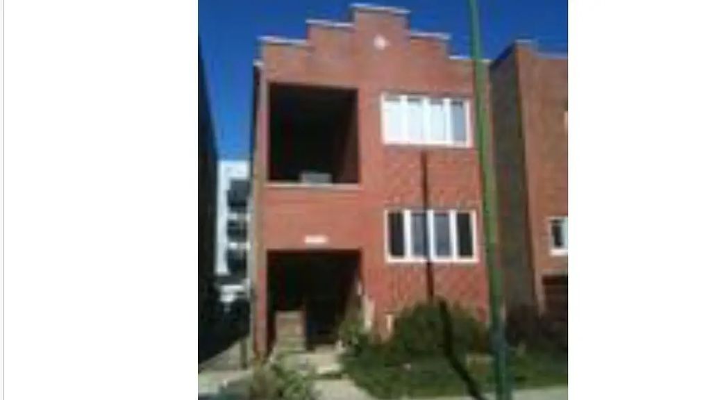 2316 W Diversey Avenue 2, Chicago
