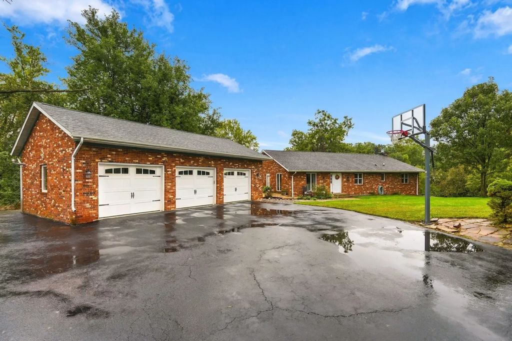 10001 35th Street, Rock Island