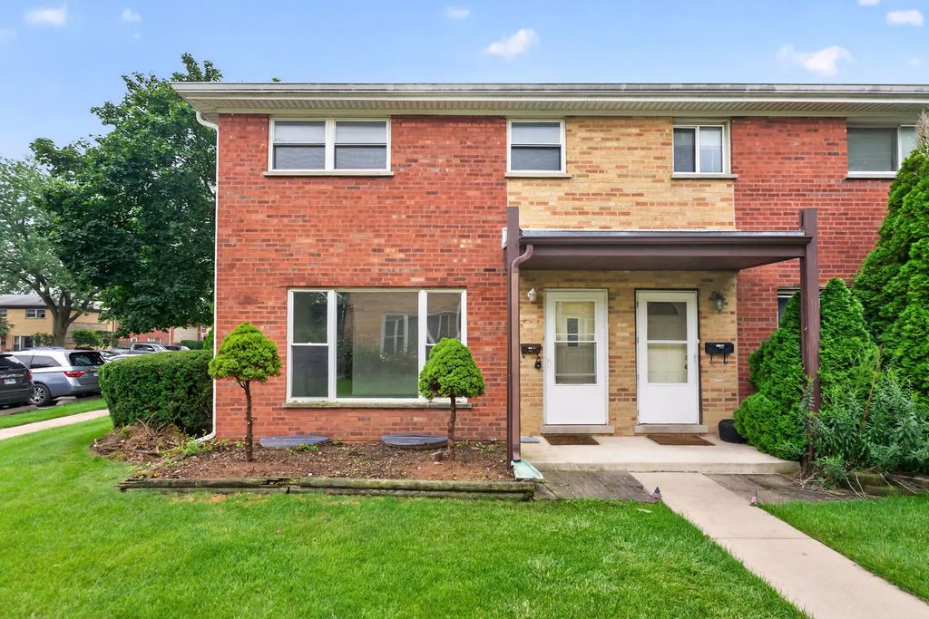 210 Linn Court A, North Aurora
