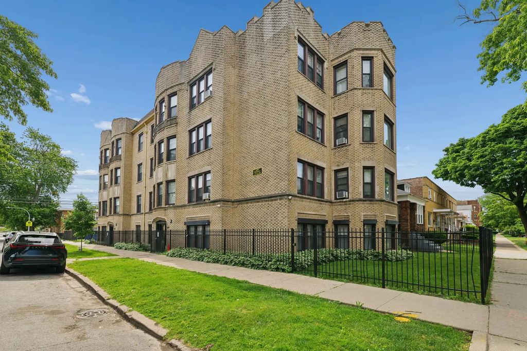 911 E 85th Street 3e, Chicago
