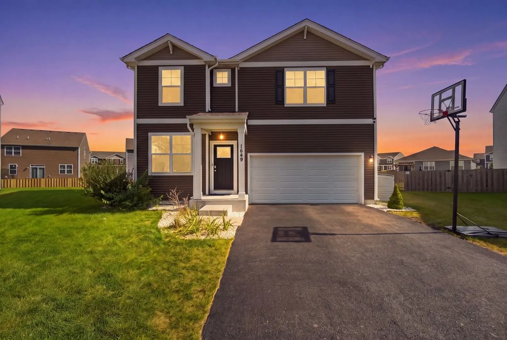 1649 Emma Court, Pingree Grove