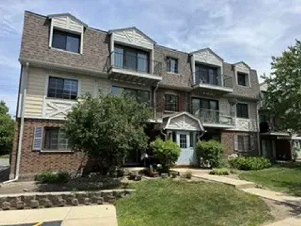 3250 Sanders Road 10c, Northbrook