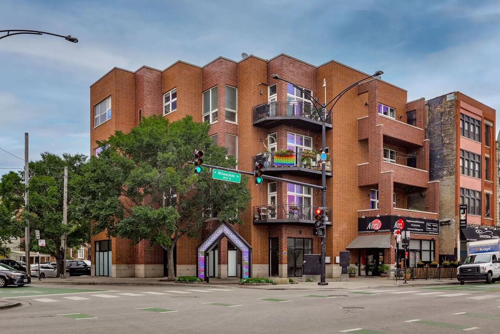 1395 N Milwaukee Avenue 3e, Chicago