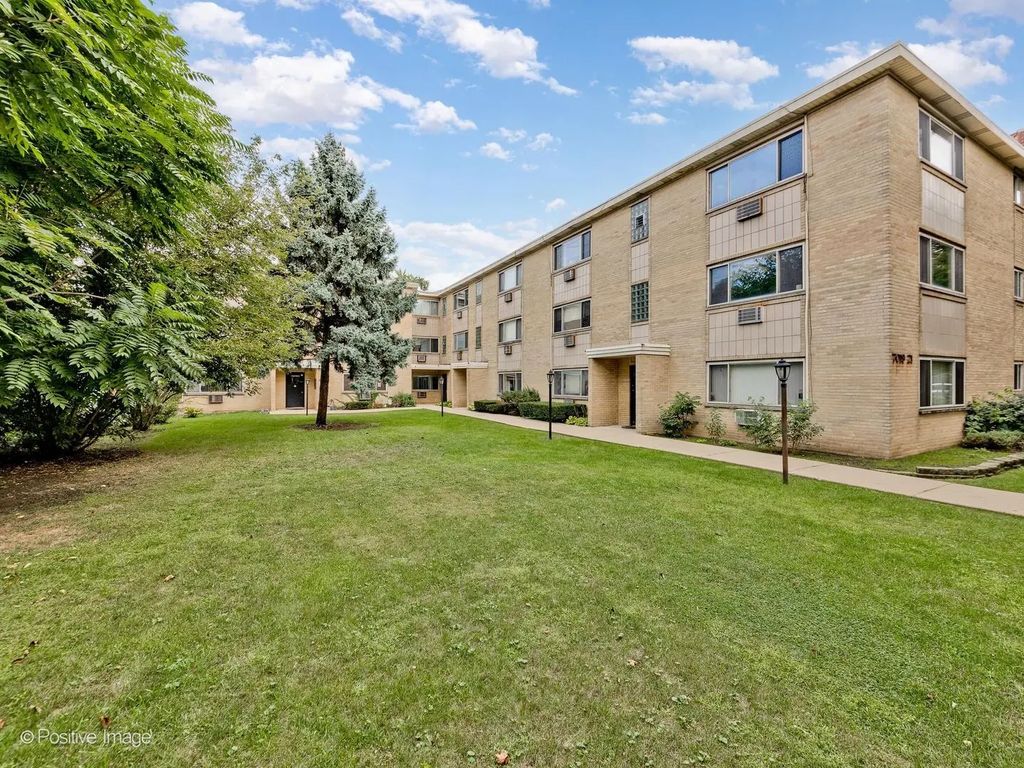 7021 N Ridge Boulevard 1e, Chicago