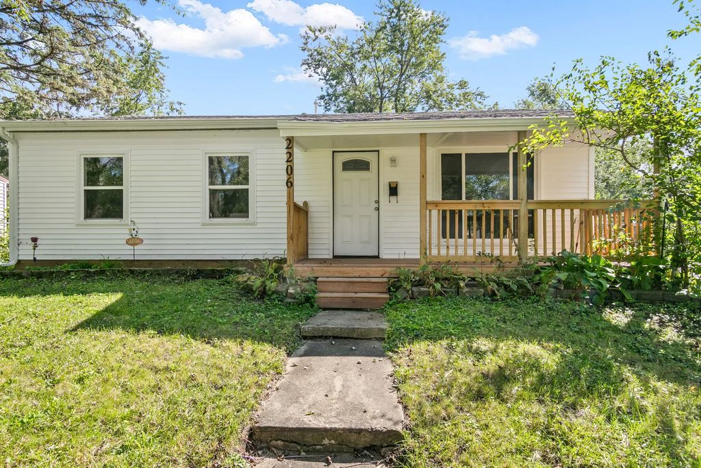 2206 221st Street, Sauk Village