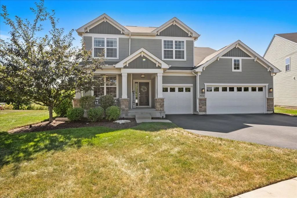 672 Glenwood Drive, South Elgin
