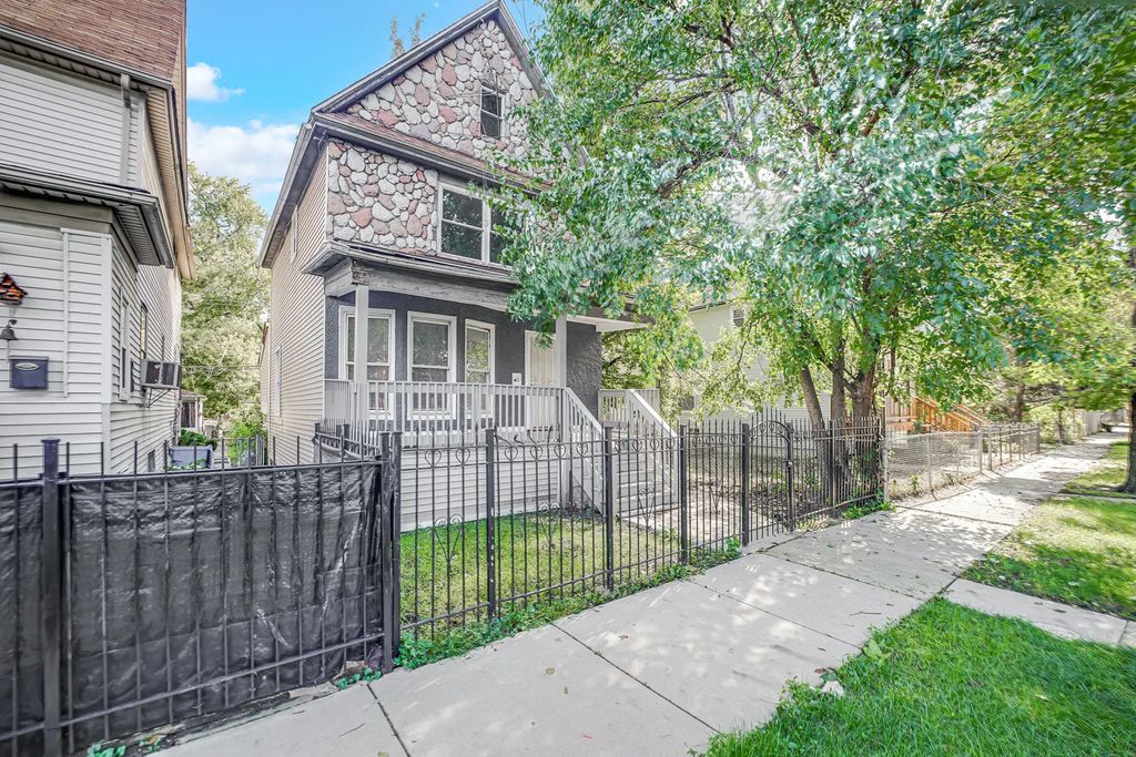 645 N Leamington Avenue, Chicago