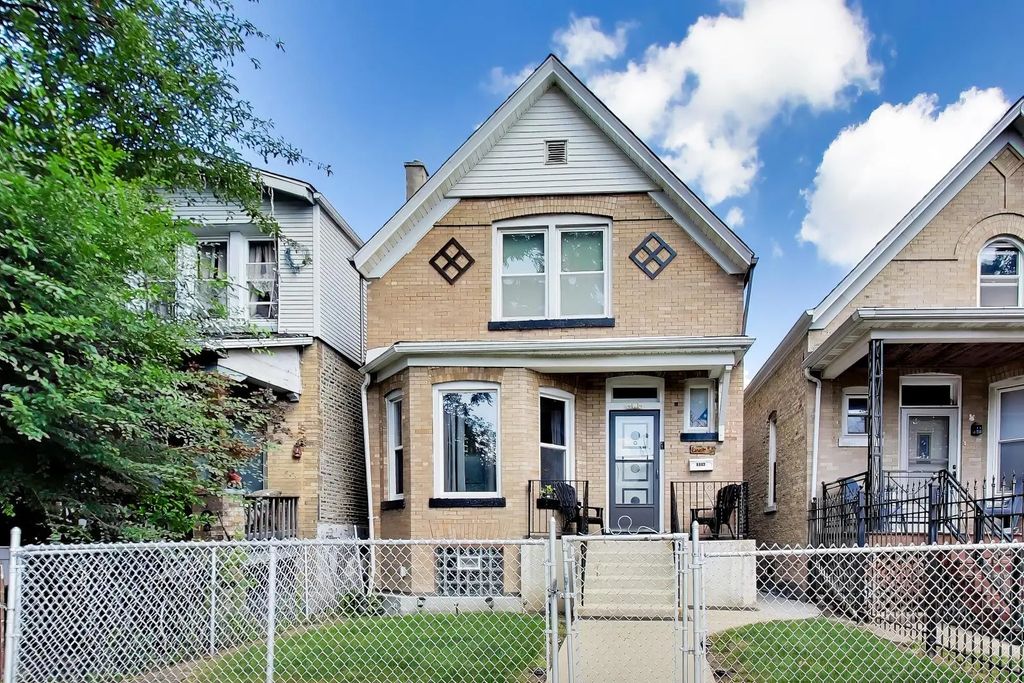 3534 W Hirsch Street, Chicago