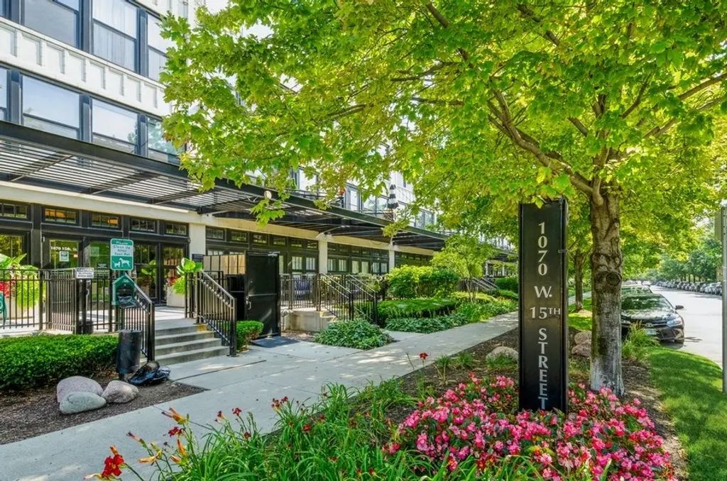 1070 W 15th Street 113, Chicago, 60608