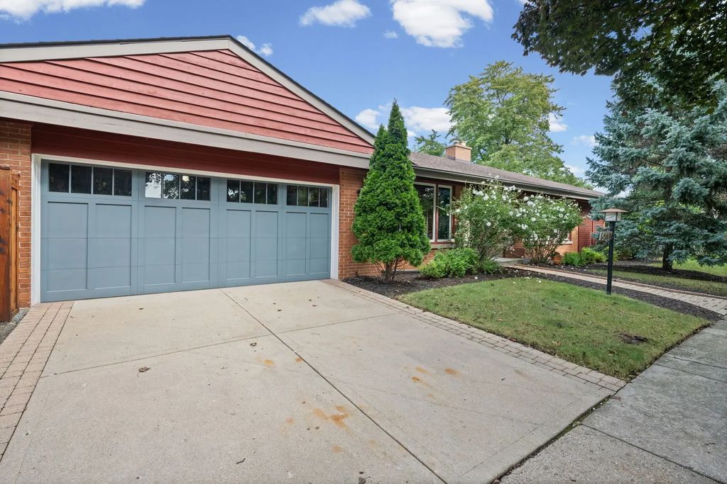 9400 Kilbourn Avenue, Skokie