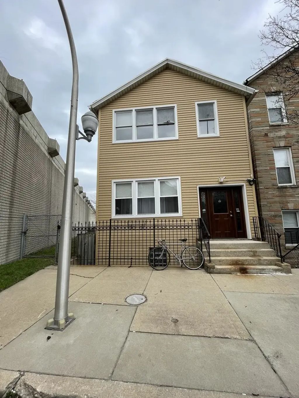 2567 S Emerald Avenue 2f, Chicago