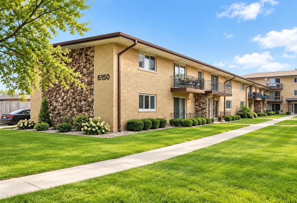 6150 S Kensington Avenue 202, Countryside