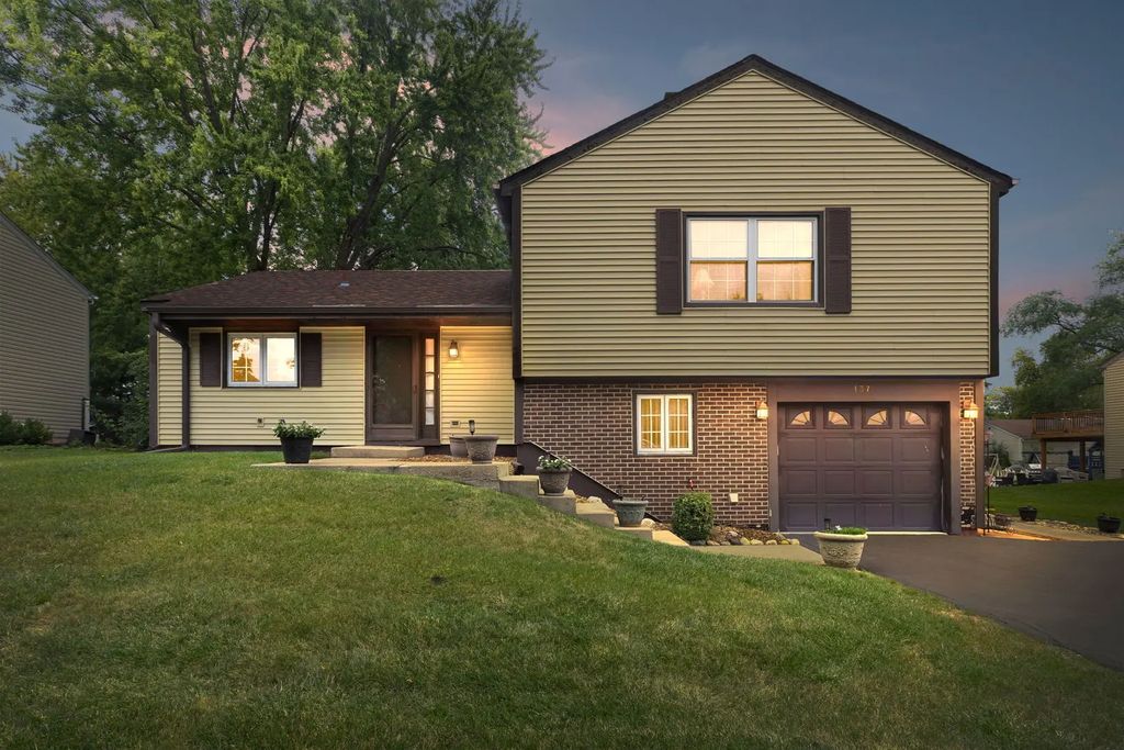 137 Sherman Court, Bartlett