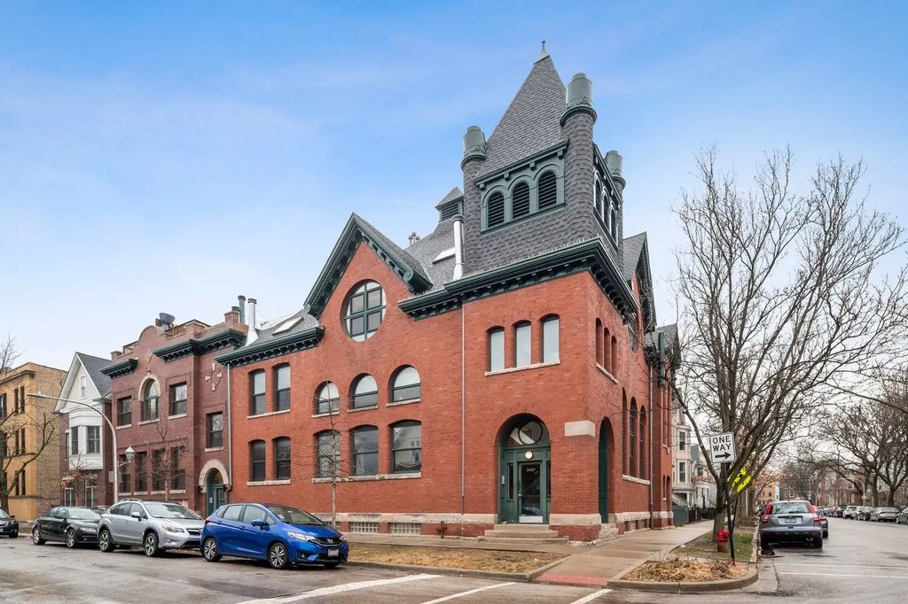 1117 W Barry Avenue 6, Chicago
