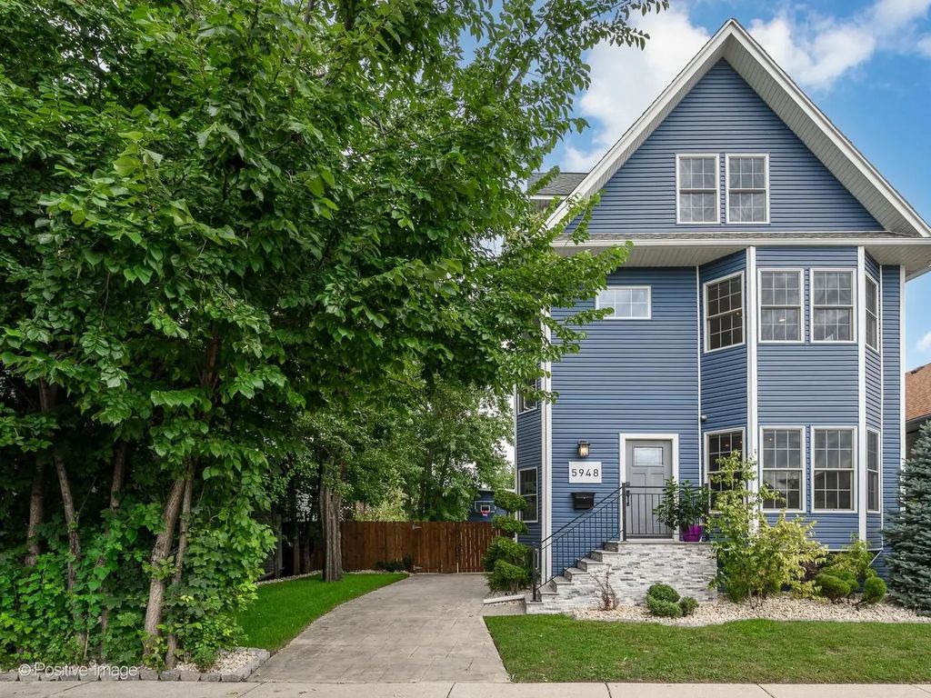 5948 W Grace Street, Chicago
