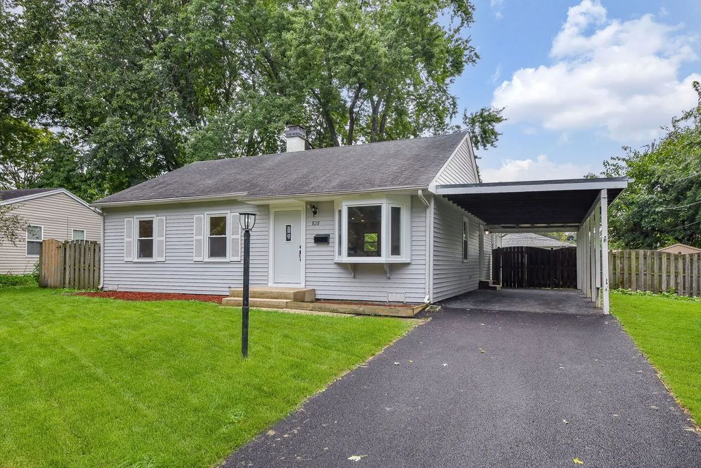 828 Valley Lane, Geneva