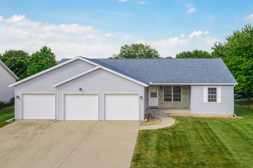 209 Pheasant Lane, Hudson